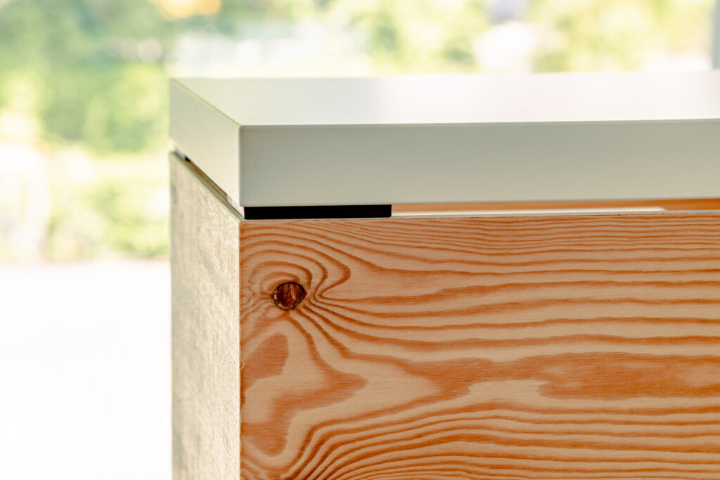 Detailaufnahme einer modularen Holzbox